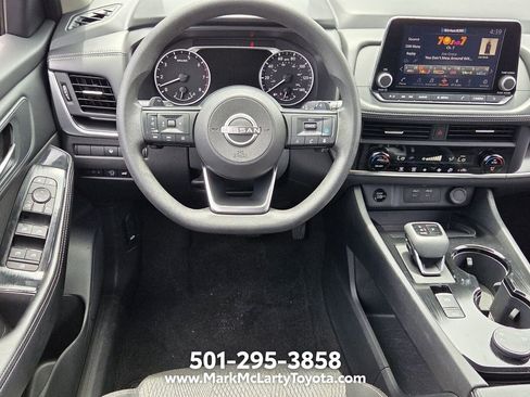 Used 2024 Nissan Rogue SV AWD/4WD image 11