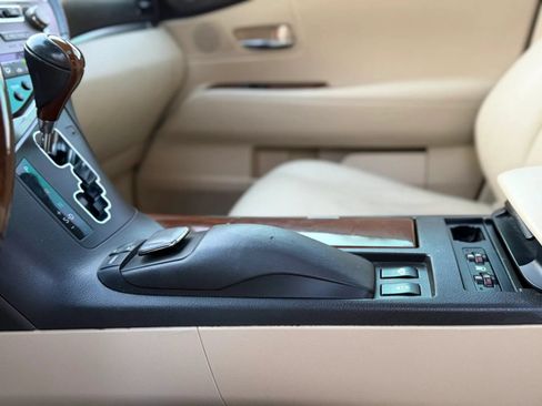 Used 2013 Lexus RX 450h AWD image 29