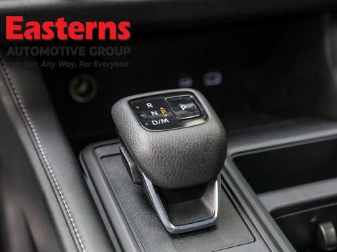 Used 2024 Nissan Pathfinder S image 13