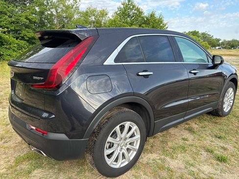 Used 2023 Cadillac XT4 Luxury w/ Cold Weather Package FWD image 6