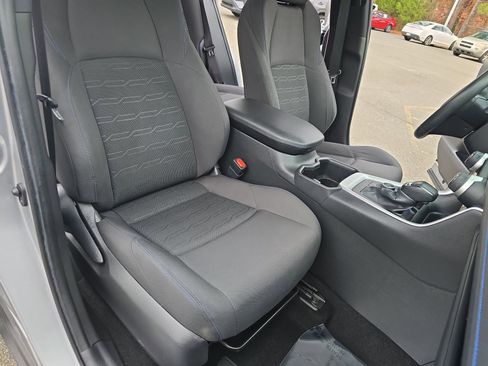 Used 2023 Toyota RAV4 SE image 16