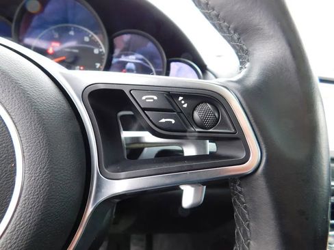 Used 2017 Porsche Cayenne Platinum Edition image 26