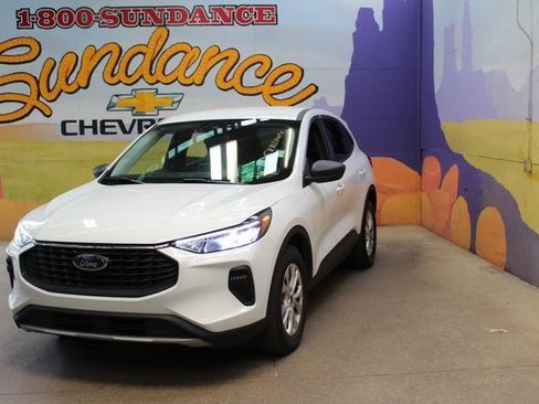 Used 2023 Ford Escape Active image 2