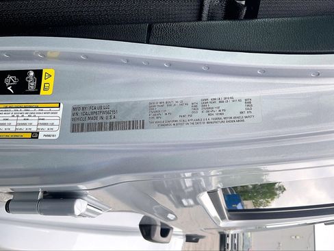 Used 2023 Jeep Wrangler Sahara w/ Cold Weather Group image 33