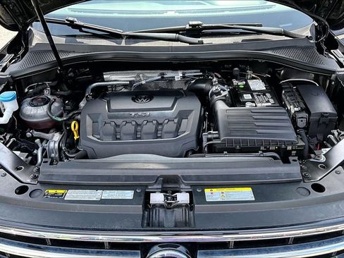 Used 2022 Volkswagen Tiguan SE AWD/4WD image 30
