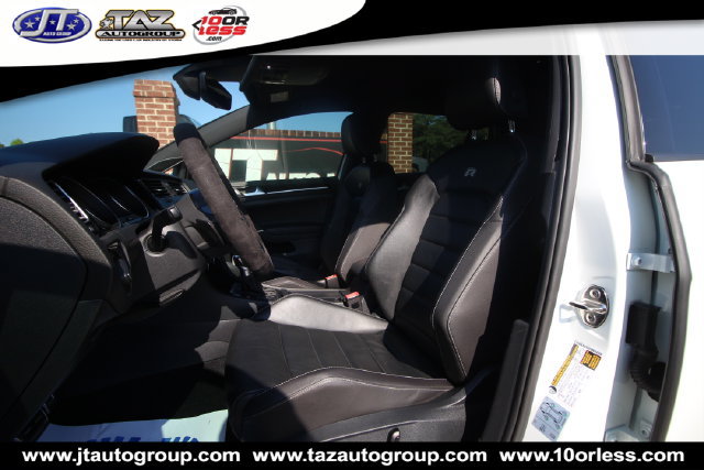 Used 2017 Volkswagen Golf R 4-Door AWD/4WD image 10