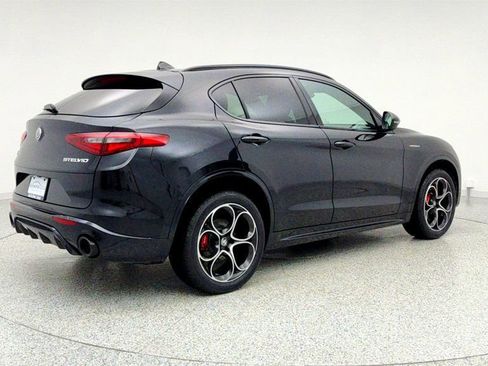 Used 2023 Alfa Romeo Stelvio Veloce image 5