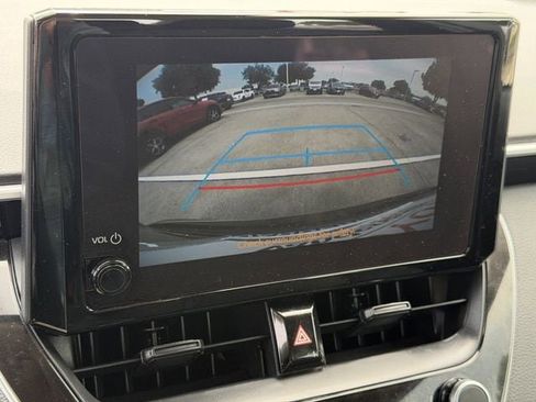 Used 2025 Toyota Corolla LE FWD image 18