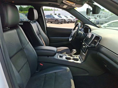 Used 2022 Jeep Grand Cherokee Laredo X AWD/4WD image 12
