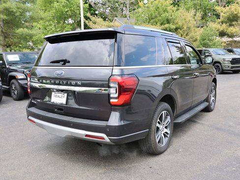 Used 2024 Ford Expedition Limited AWD/4WD image 7