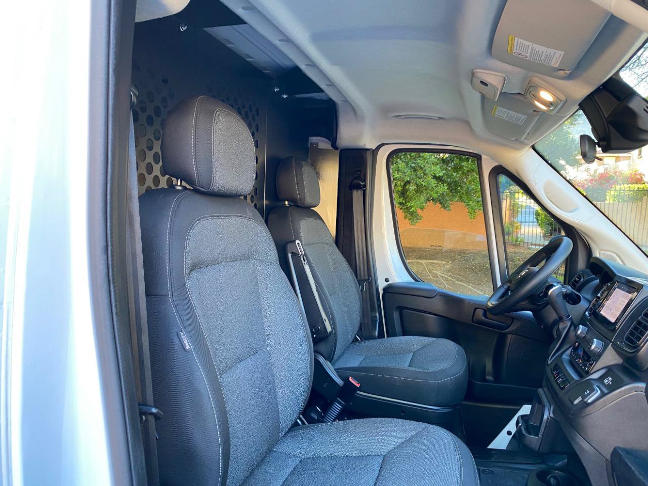Used 2025 RAM ProMaster 2500 w/ U-Haul Equipment Group FWD image 32