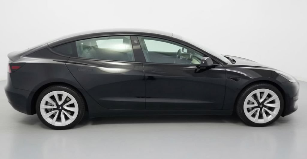 Used 2022 Tesla Model 3 Long Range AWD/4WD image 3