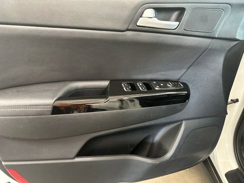 Used 2022 Kia Sportage EX image 15