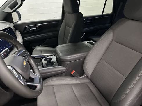 Used 2025 Chevrolet Tahoe LS RWD image 10