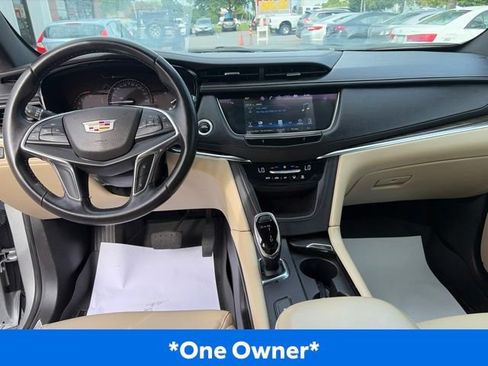 Used 2017 Cadillac XT5 FWD image 11