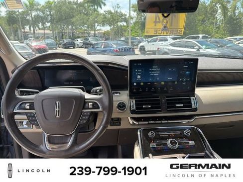 Used 2022 Lincoln Navigator Reserve AWD/4WD image 14