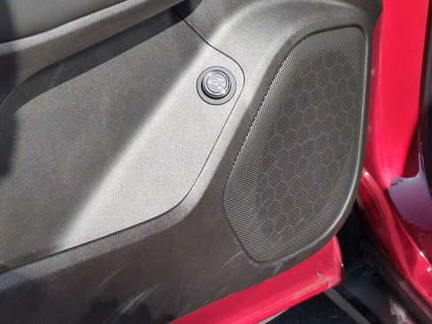 Certified 2023 GMC Acadia SLE w/ Driver Convenience Package image 23