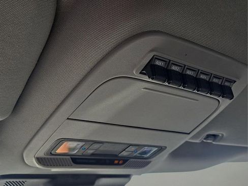 Used 2023 Ford F250 XL w/ XL Chrome Package image 27