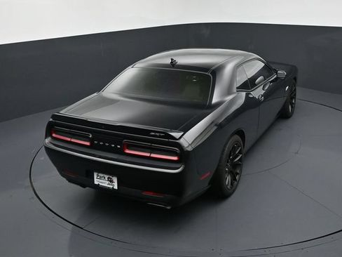 Used 2015 Dodge Challenger SRT w/ Technology Group RWD image 17