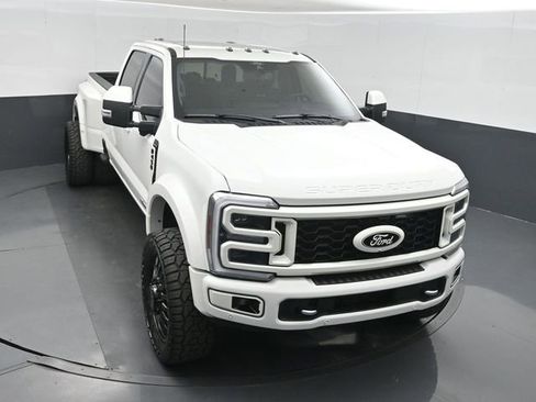 Used 2024 Ford F450 Limited w/ FX4 Off-Road Package AWD/4WD image 39