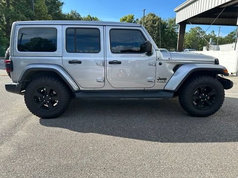 Used 2021 Jeep Wrangler Unlimited Sahara AWD/4WD image 6