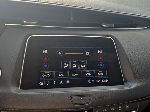 Used 2022 Cadillac XT4 Premium Luxury w/ Cold Weather Package image 28