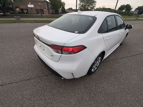 Certified 2025 Toyota Corolla LE FWD image 5