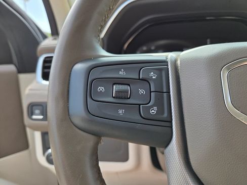 Used 2023 GMC Yukon Denali RWD image 24