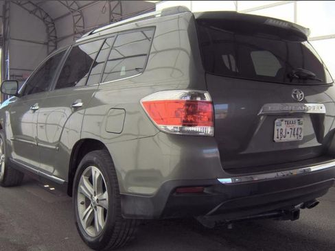 Used 2011 Toyota Highlander Limited w/ Tow Pkg image 5