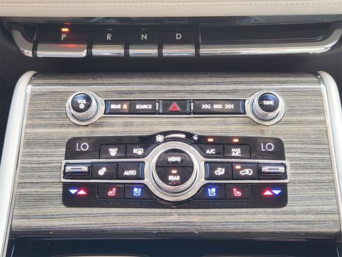 Used 2020 Lincoln Aviator Black Label w/ Dynamic Handling Package image 24