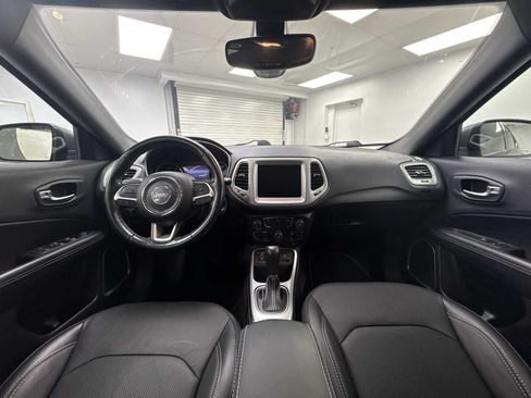 Used 2021 Jeep Compass Latitude FWD image 10