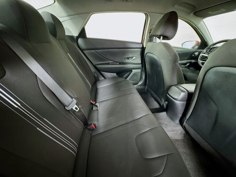 Used 2021 Hyundai Elantra SEL FWD image 25