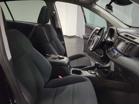 Used 2018 Toyota RAV4 XLE AWD/4WD image 29