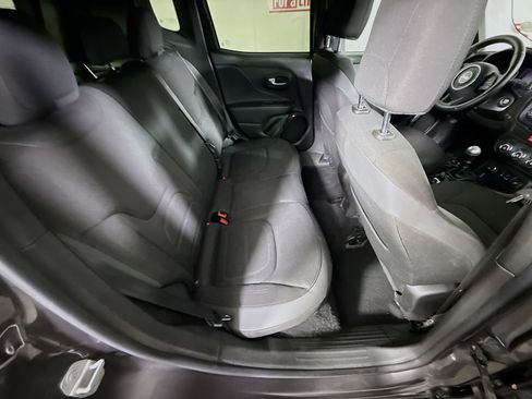 Used 2017 Jeep Renegade Altitude AWD/4WD image 28