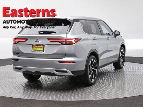 Used 2024 Mitsubishi Outlander SE FWD image 5