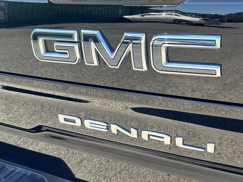 Used 2023 GMC Sierra 1500 Denali Ultimate AWD/4WD image 8