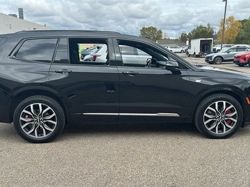 Used 2022 Cadillac XT6 Sport image 3
