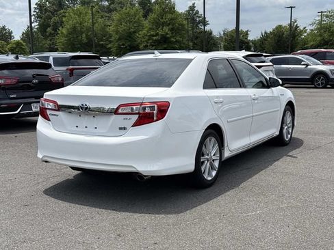 Used 2013 Toyota Camry XLE w/ Leather Pkg FWD image 2
