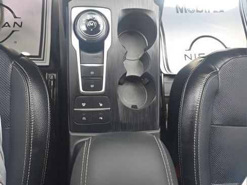 Used 2020 Ford Escape Titanium AWD/4WD image 17