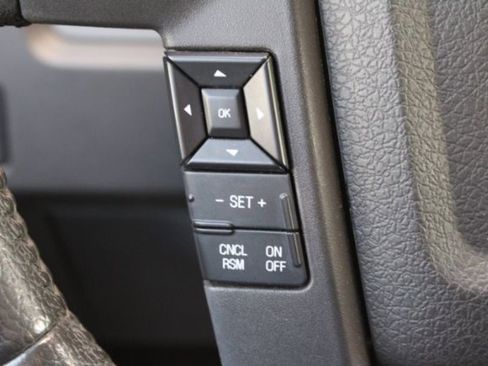 Used 2011 Ford F150 XLT w/ XLT Chrome Pkg image 10