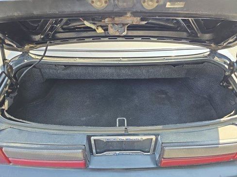 Used 1988 Ford Mustang LX RWD image 7