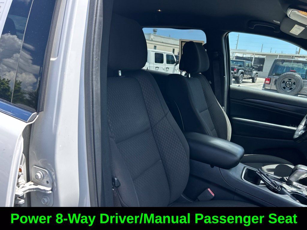 Certified 2019 Jeep Grand Cherokee Laredo RWD image 22