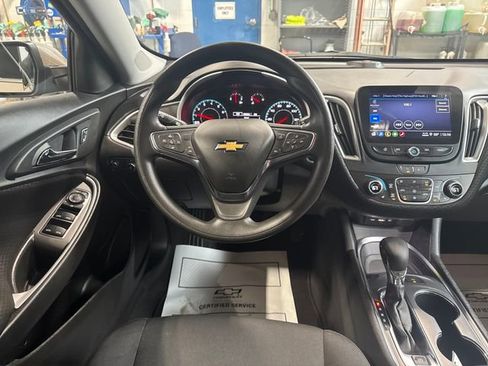 Used 2025 Chevrolet Malibu LT FWD image 15