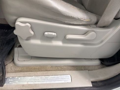 Used 2008 Chevrolet Suburban LT w/ LT Preferred Equipment Group AWD/4WD image 15