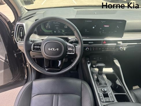 Certified 2024 Kia Sorento S w/ Panoramic Sunroof Package FWD image 16