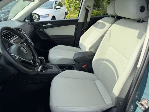 Used 2019 Volkswagen Tiguan SE w/ Panoramic Sunroof Package FWD image 10