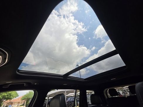 Used 2024 Jeep Grand Cherokee L Limited w/ Luxury Tech Group II AWD/4WD image 19