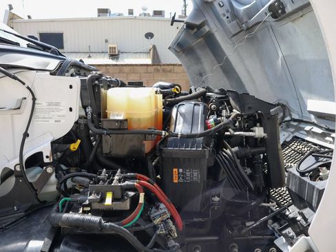 Used 2019 Ford F650 2WD Regular Cab Super Duty image 10