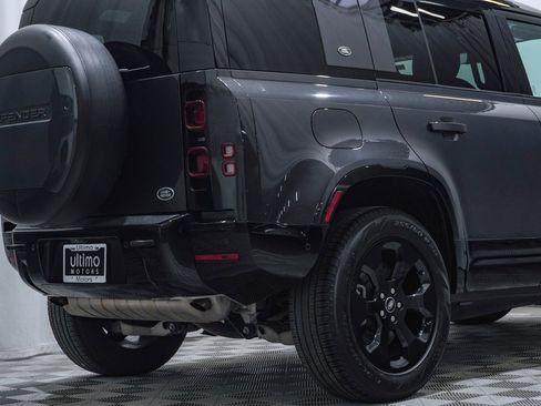 Used 2023 Land Rover Defender 110 X-Dynamic SE image 12