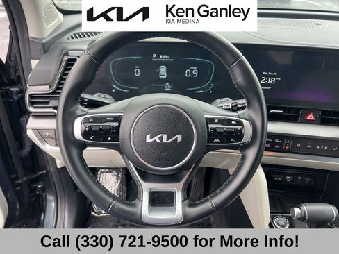Used 2025 Kia Sportage EX image 34